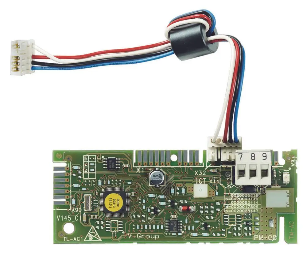 Printed Circuit Board (PCB) mit Anschlusskabel, verwendet für Vaillant ecoTEC plus Regler, mit sichtbaren Kontakten und elektronischen Bauteilen.